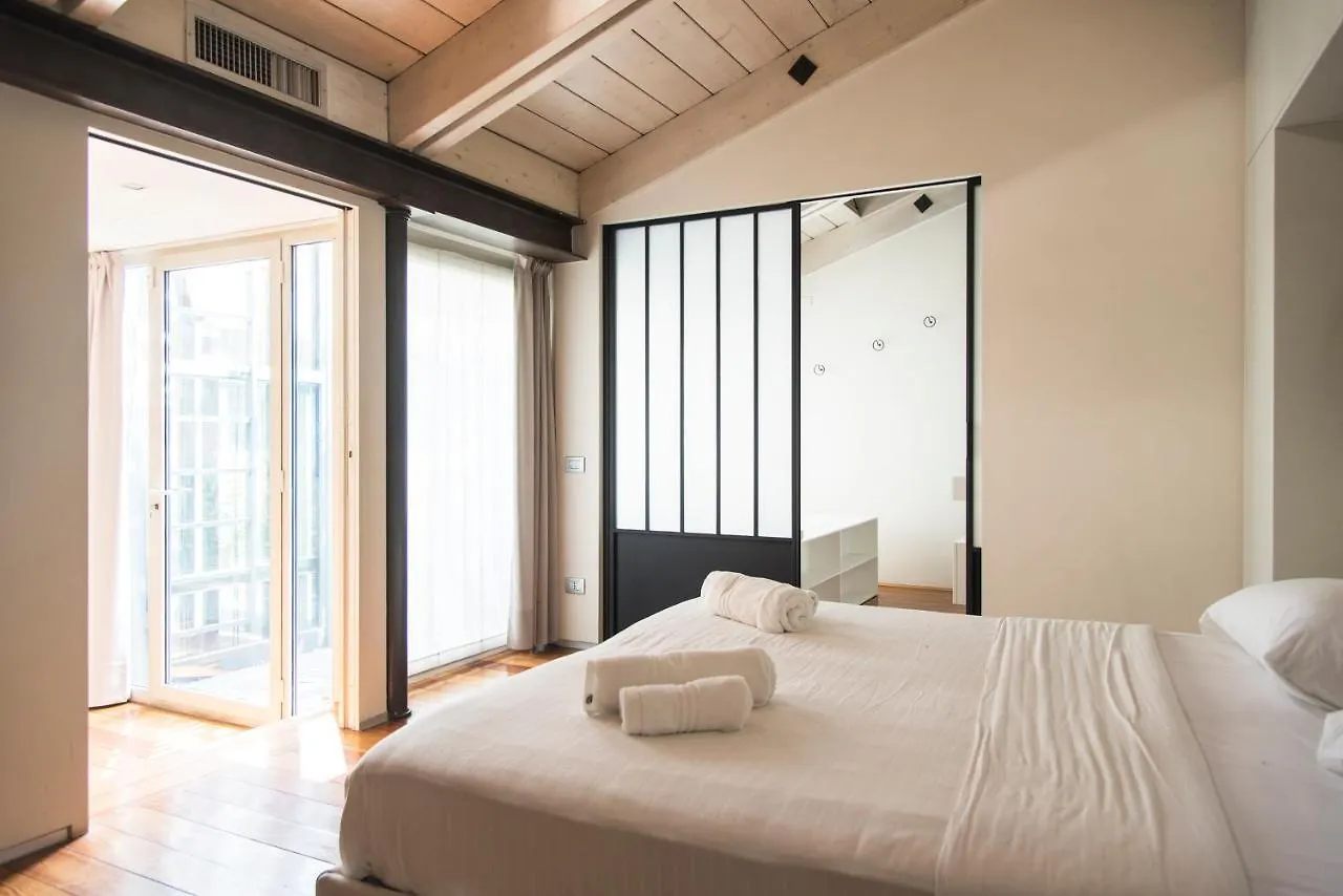 Youhosty - Luxury Town House location